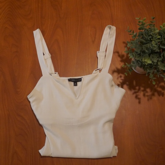 Kendall & Kylie White Notched Neck Bodysuit - Picture 5 of 6